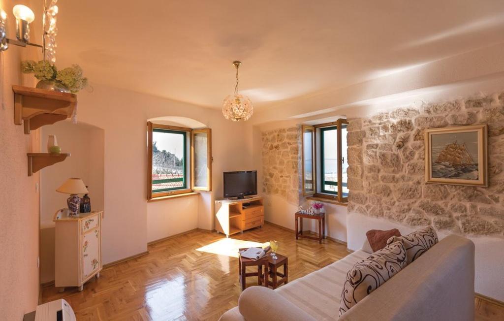 Vacation Apartments Feniks Tucepi Exterior photo