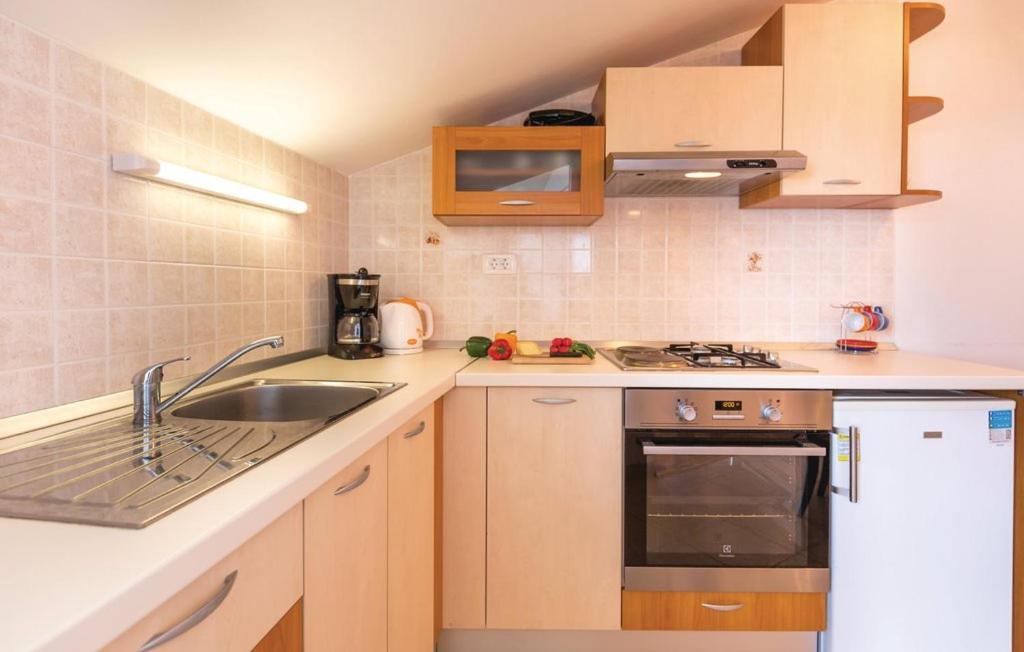 Vacation Apartments Feniks Tucepi Exterior photo