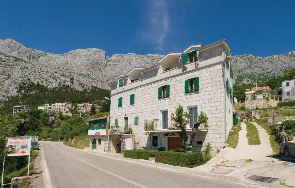 Vacation Apartments Feniks Tucepi Exterior photo