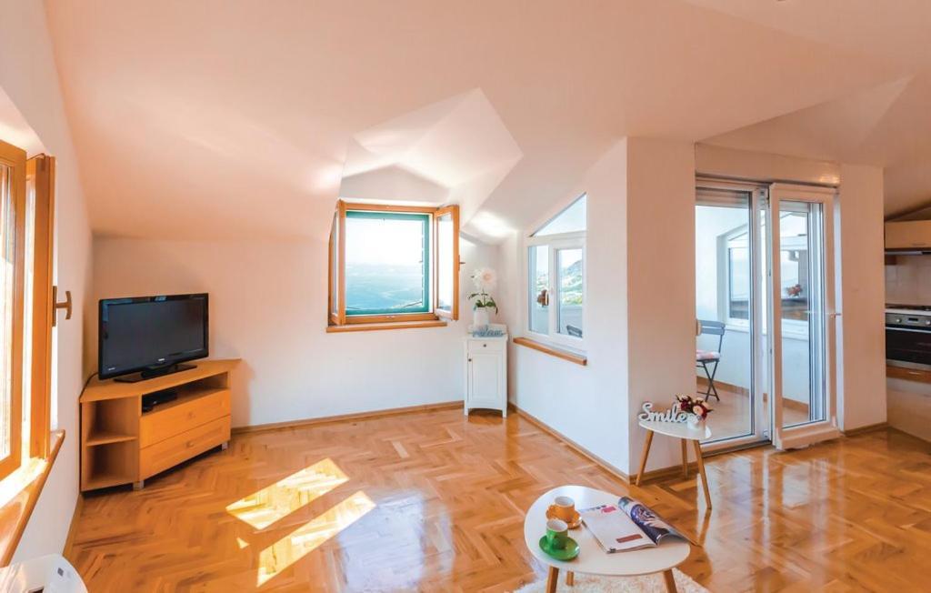 Vacation Apartments Feniks Tucepi Exterior photo
