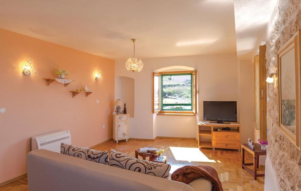 Vacation Apartments Feniks Tucepi Exterior photo
