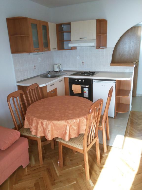 Vacation Apartments Feniks Tucepi Room photo