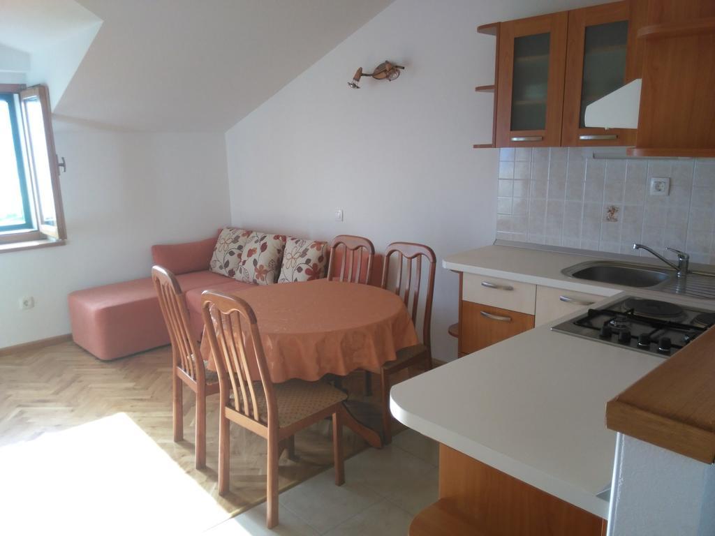 Vacation Apartments Feniks Tucepi Exterior photo