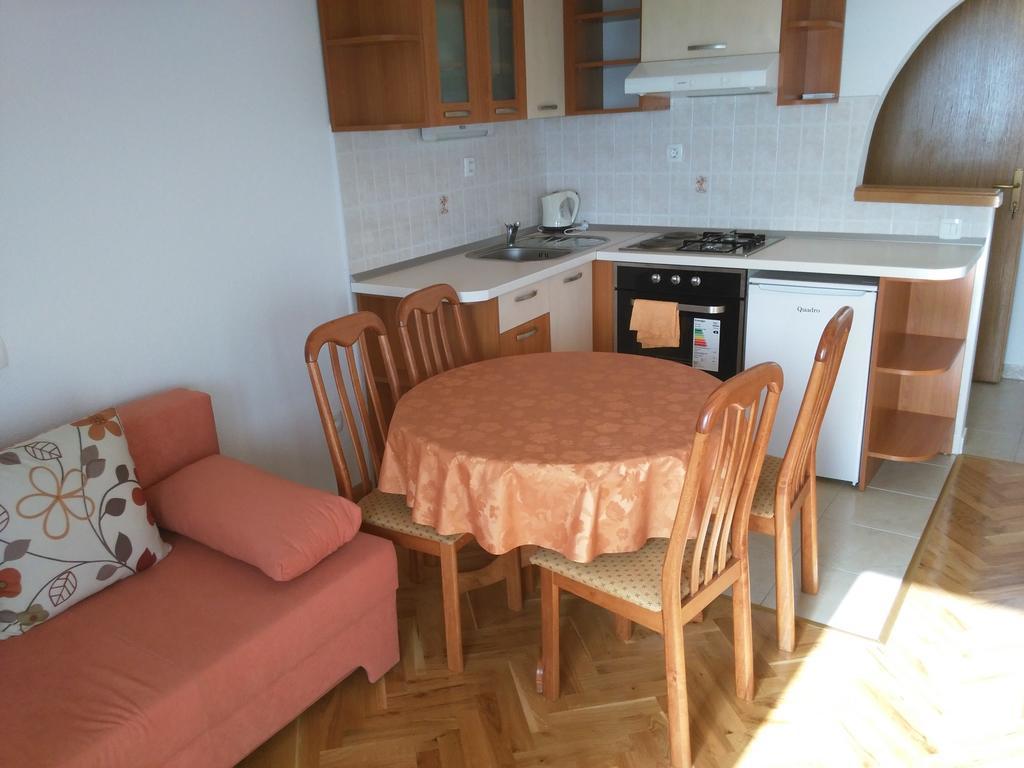 Vacation Apartments Feniks Tucepi Exterior photo