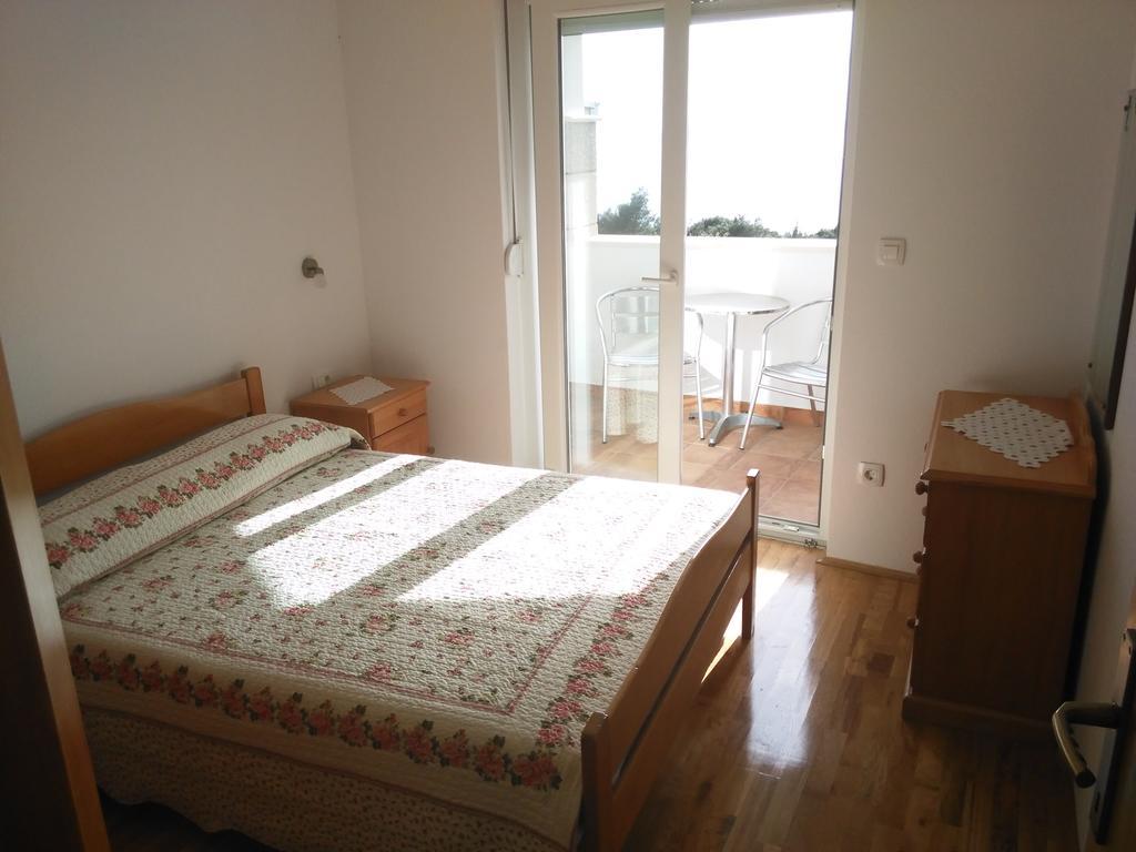 Vacation Apartments Feniks Tucepi Exterior photo