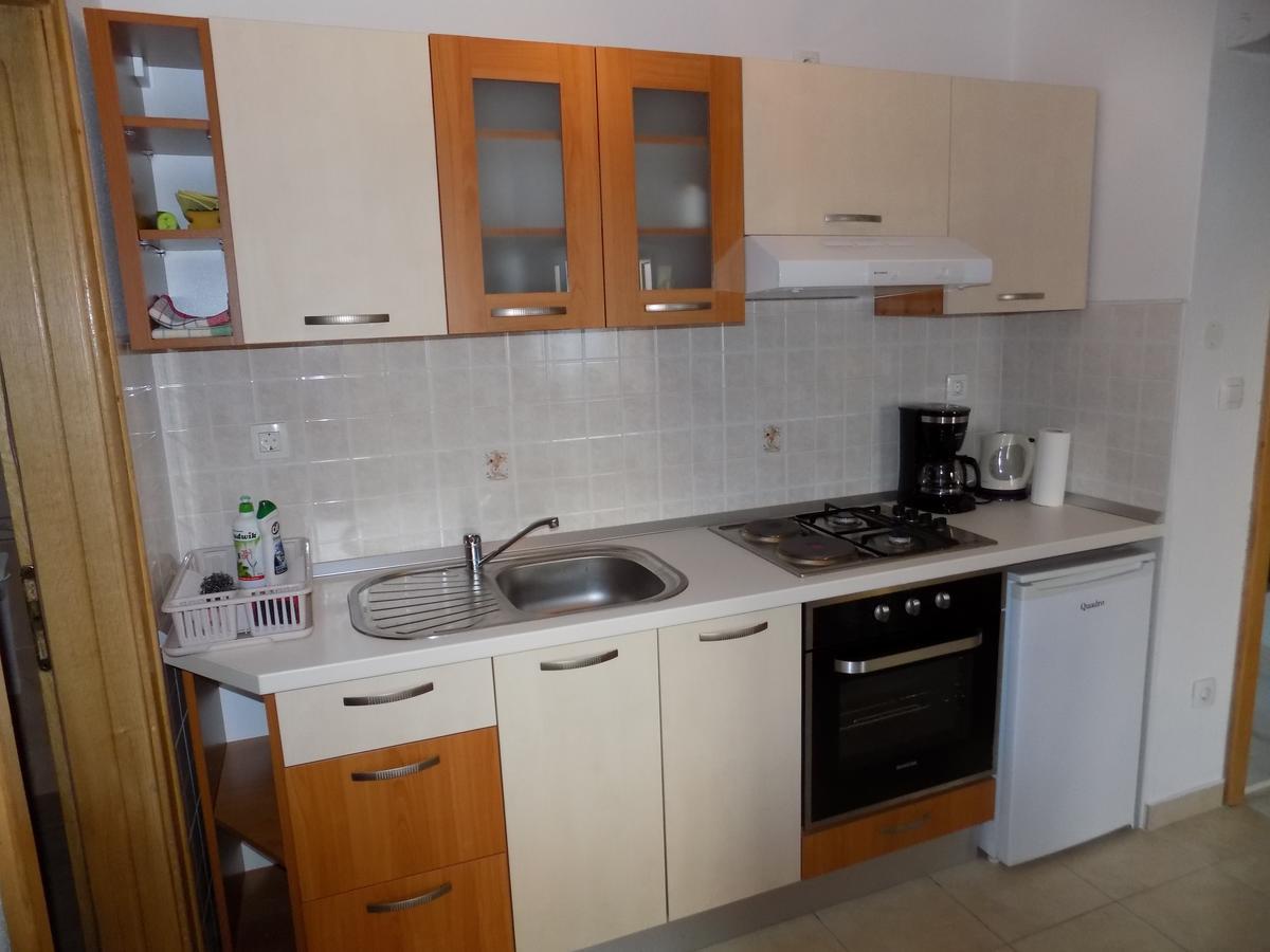 Vacation Apartments Feniks Tucepi Exterior photo