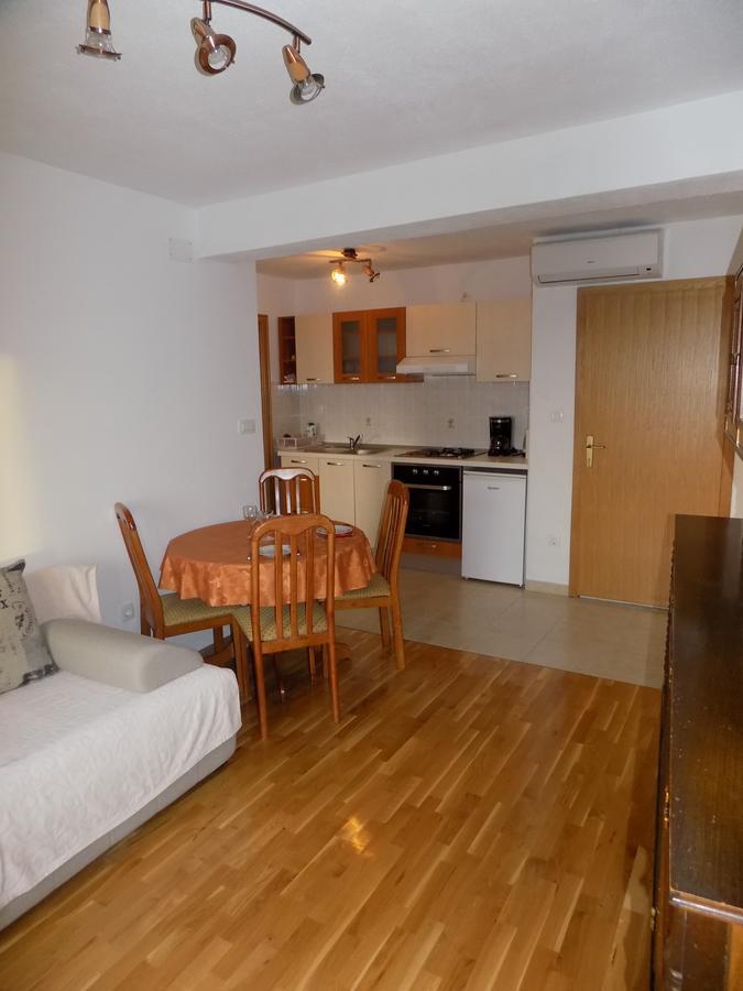Vacation Apartments Feniks Tucepi Exterior photo