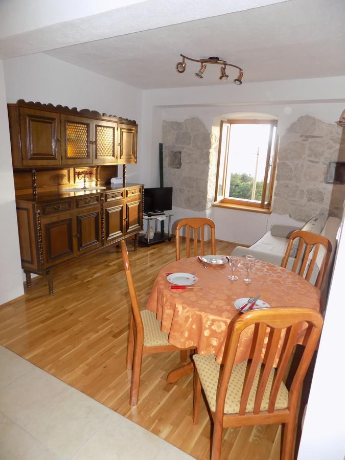 Vacation Apartments Feniks Tucepi Exterior photo